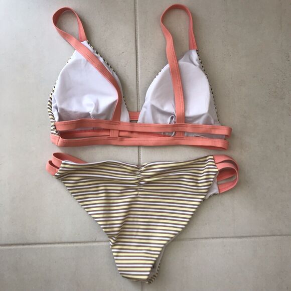 Cupshe Swim Women Sz S/M Bikini Set Padded Top Striped Swimwear NWOT - Picture 6 of 9